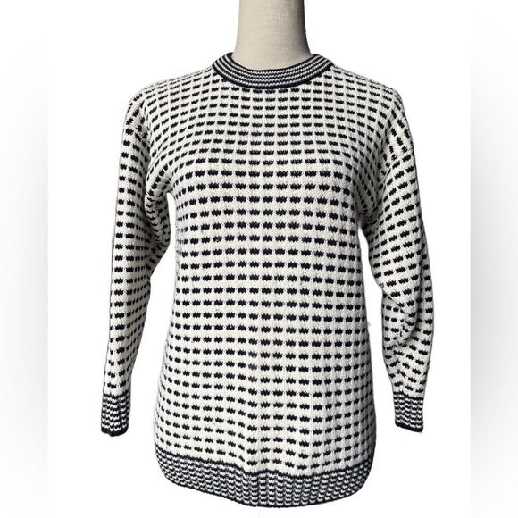 Stewart’s Vintage White & Blue Pullover Crewneck Knit Sweater (Size: Small) - Picture 4 of 12